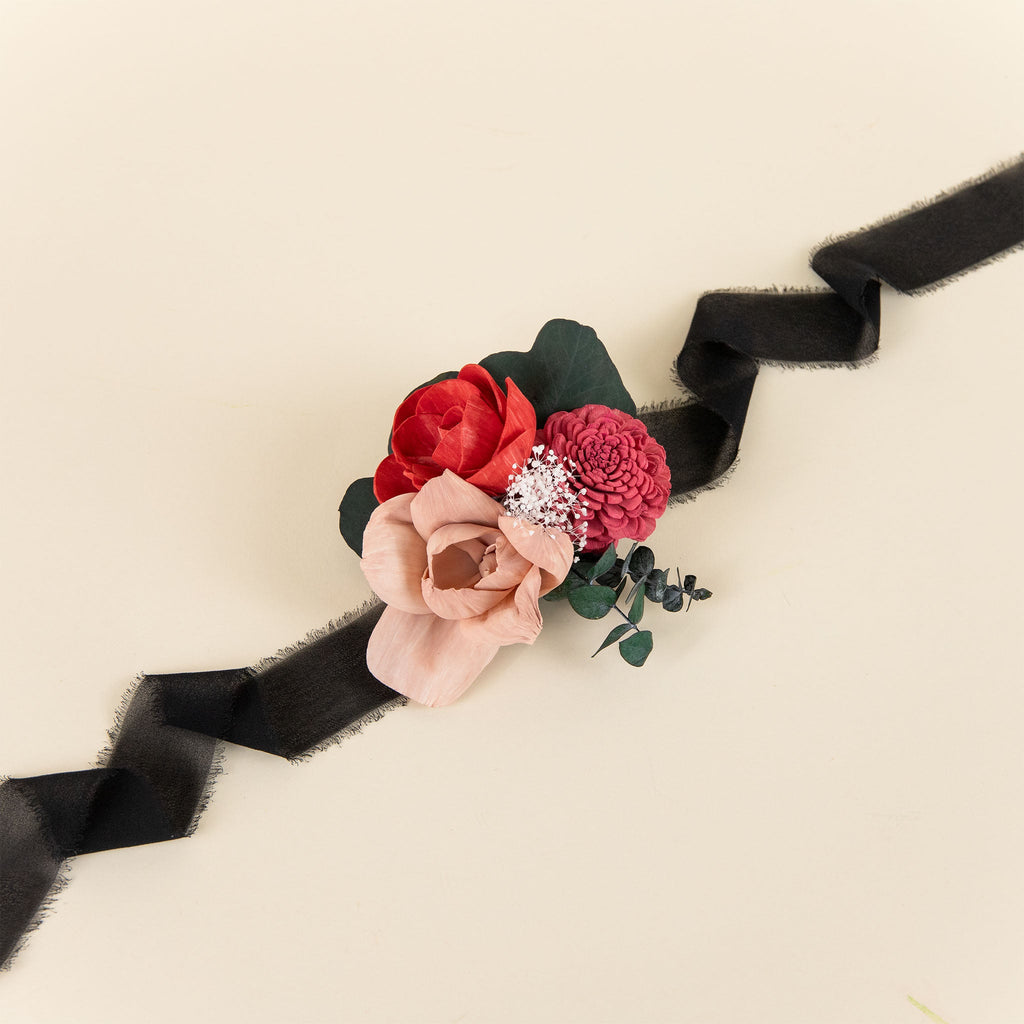 Luxe Velvet Simple Corsage*
