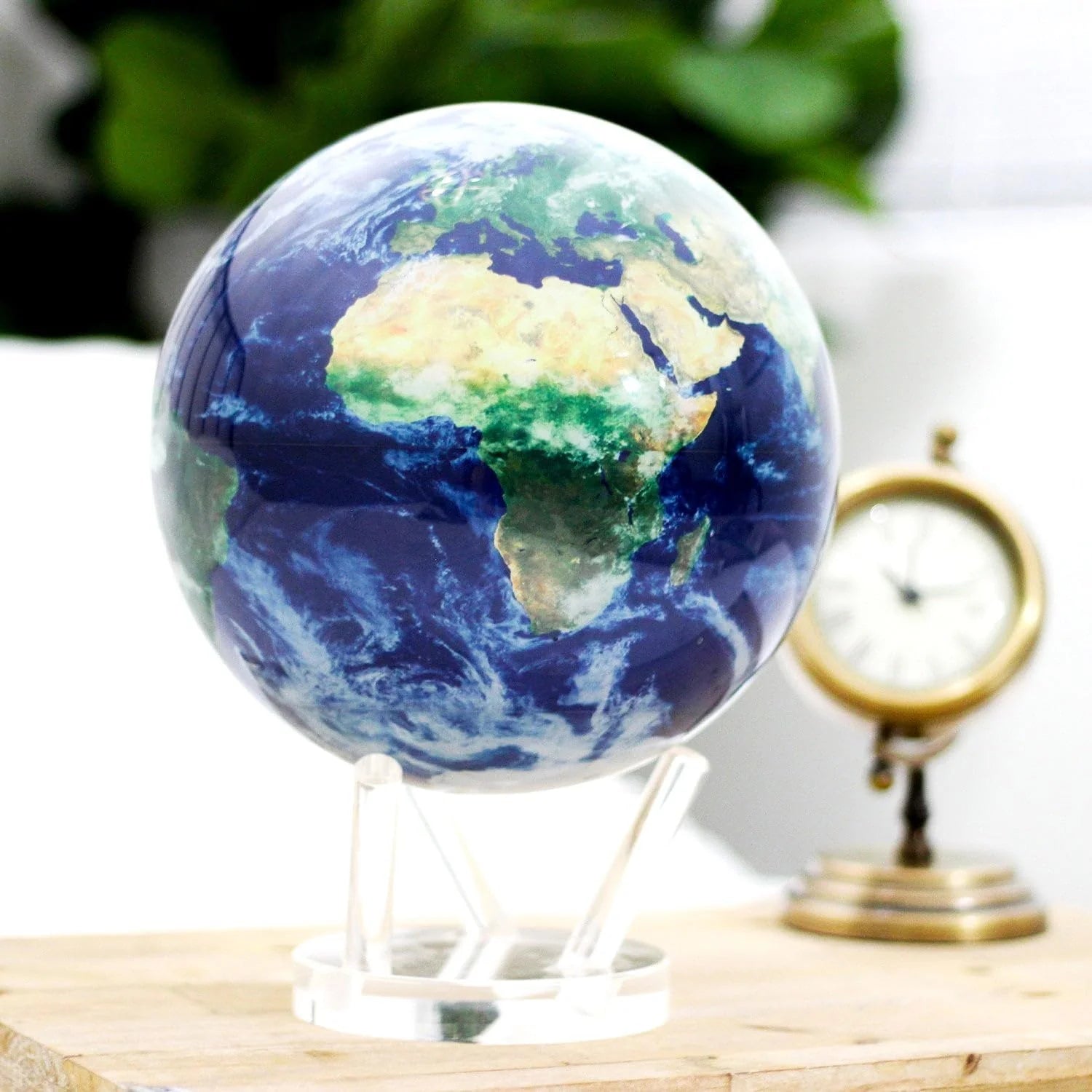 MOVA 4.5 Self-Rotating Globe Earth with Clouds, Light Powered
