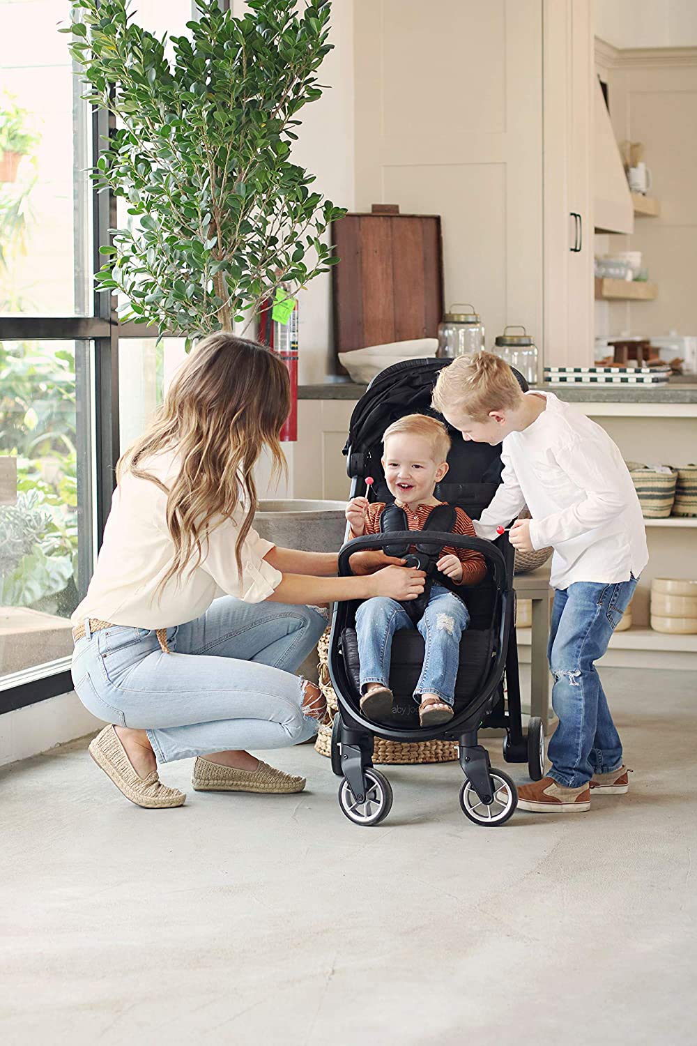 City Tour 2 Ultra-Compact Travel Stroller, Jet, Lightweight, Foldable, Ideal for Traveling