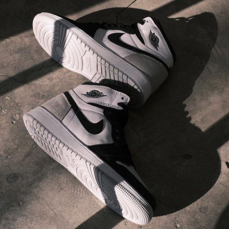Air Jordan 1 High OG WMNS Stage Haze 555088-108